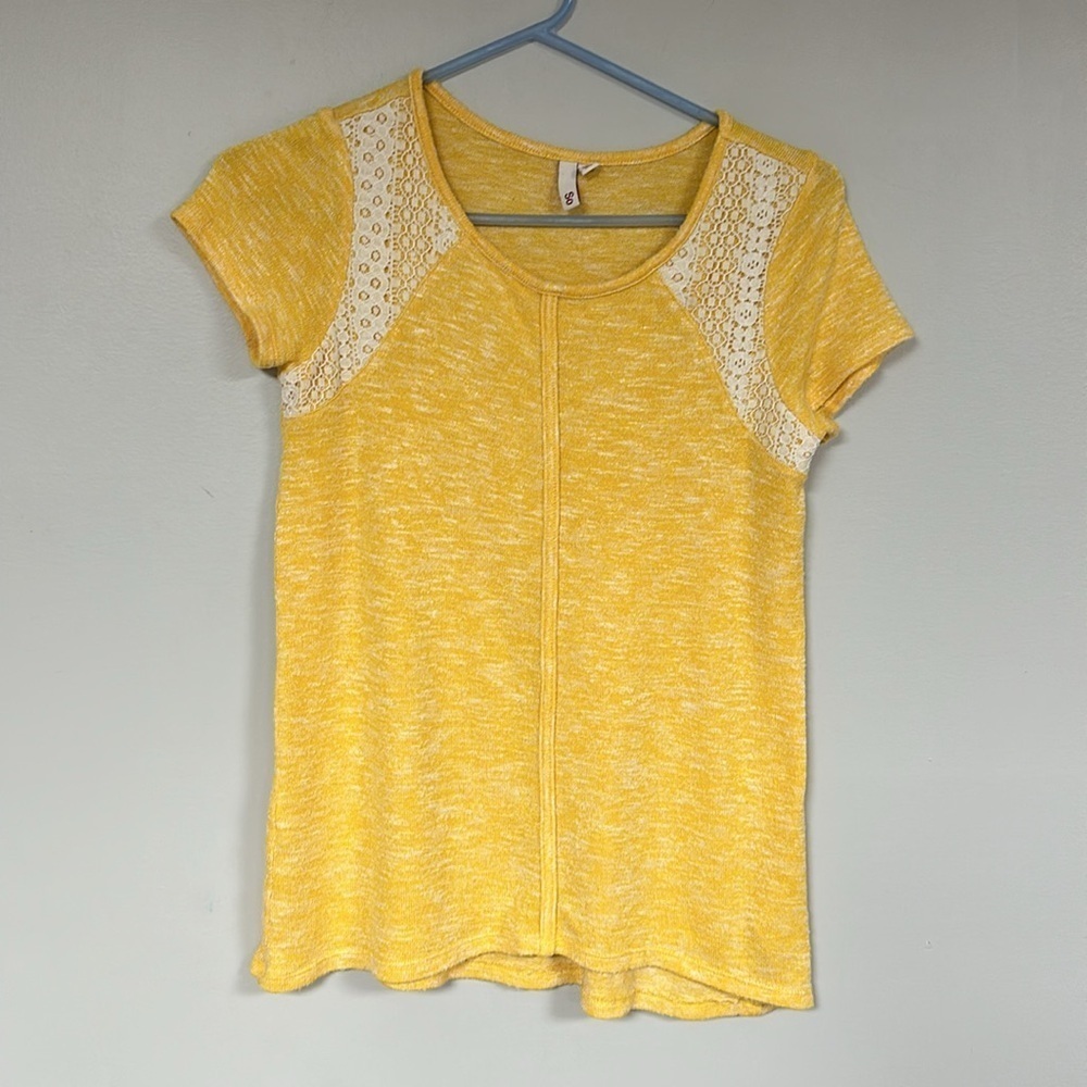 SO Girls Yellow with Lace short sleeve top, Nubby Texture, L (10/12)